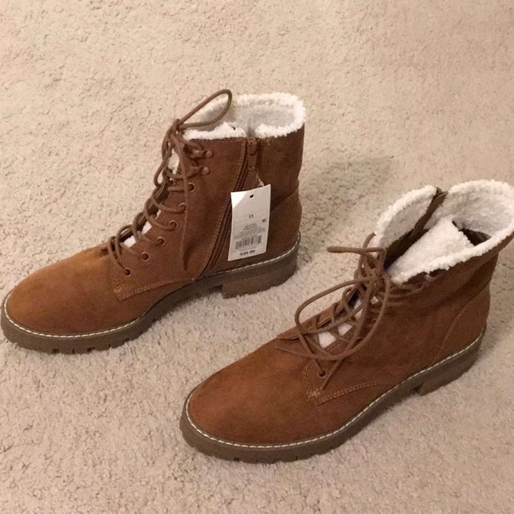 Universal Thread Cognac Lug Sole Sherpa Boots 11
